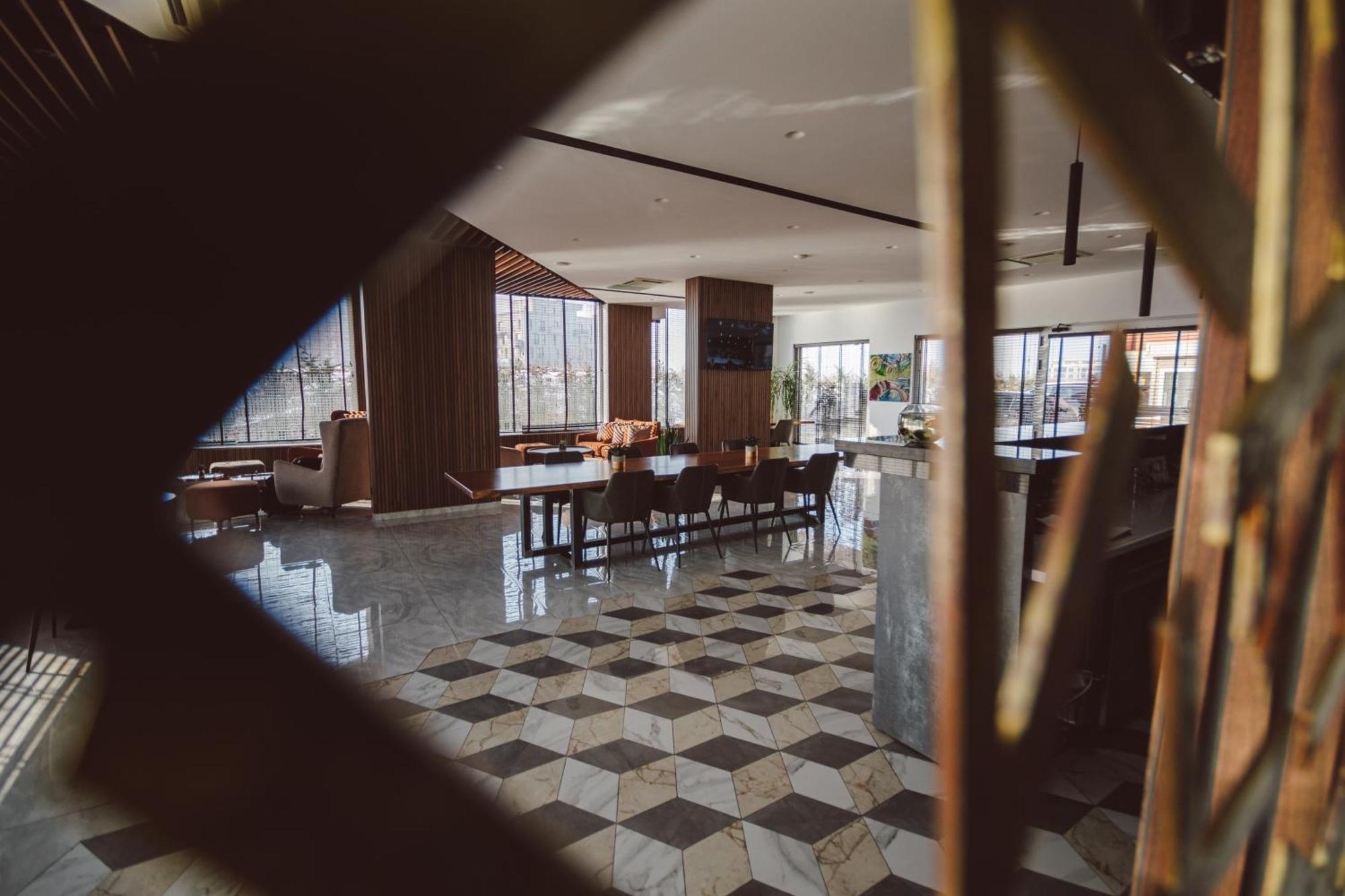 Star Hill Hotel & Spa Pristina Exterior foto