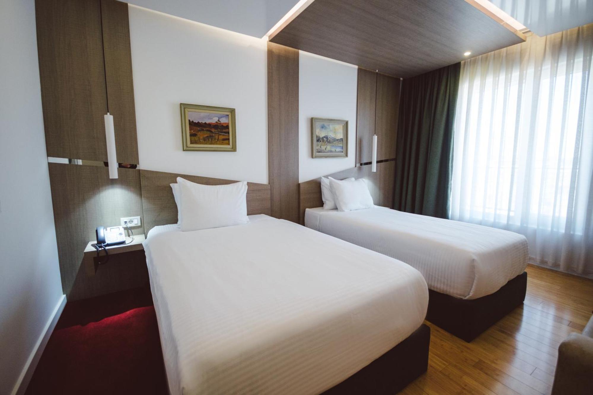 Star Hill Hotel & Spa Pristina Exterior foto